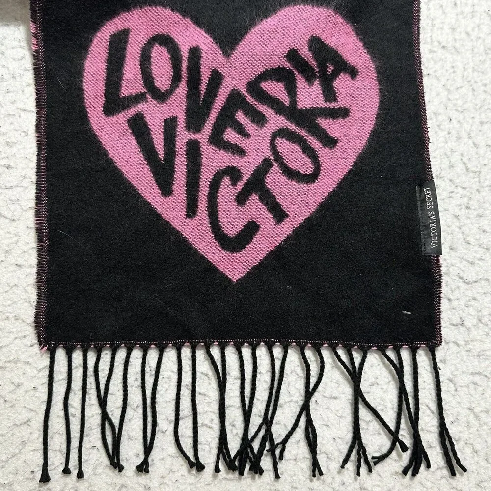 Victoria's Secret Winter Angel Collection Heart Scarf Acrylic Red Pink Black 80" - Picture 6 of 11